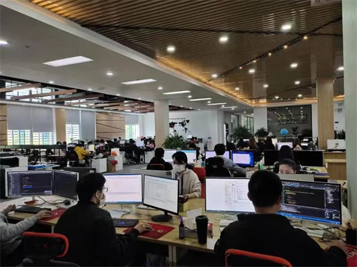 科技引领未来 思明区莲前街道办事处主任翁清炎走访快快网络，共话网络技术研发新篇章